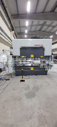 CONFORT 2600mm 100 Ton 3 Eksen LİNDA Machine Abkant Pres
