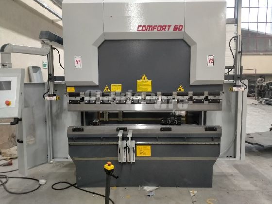 CONFORT 2100mm 60 Ton 3 Eksen LİNDA Machine Abkant Pres